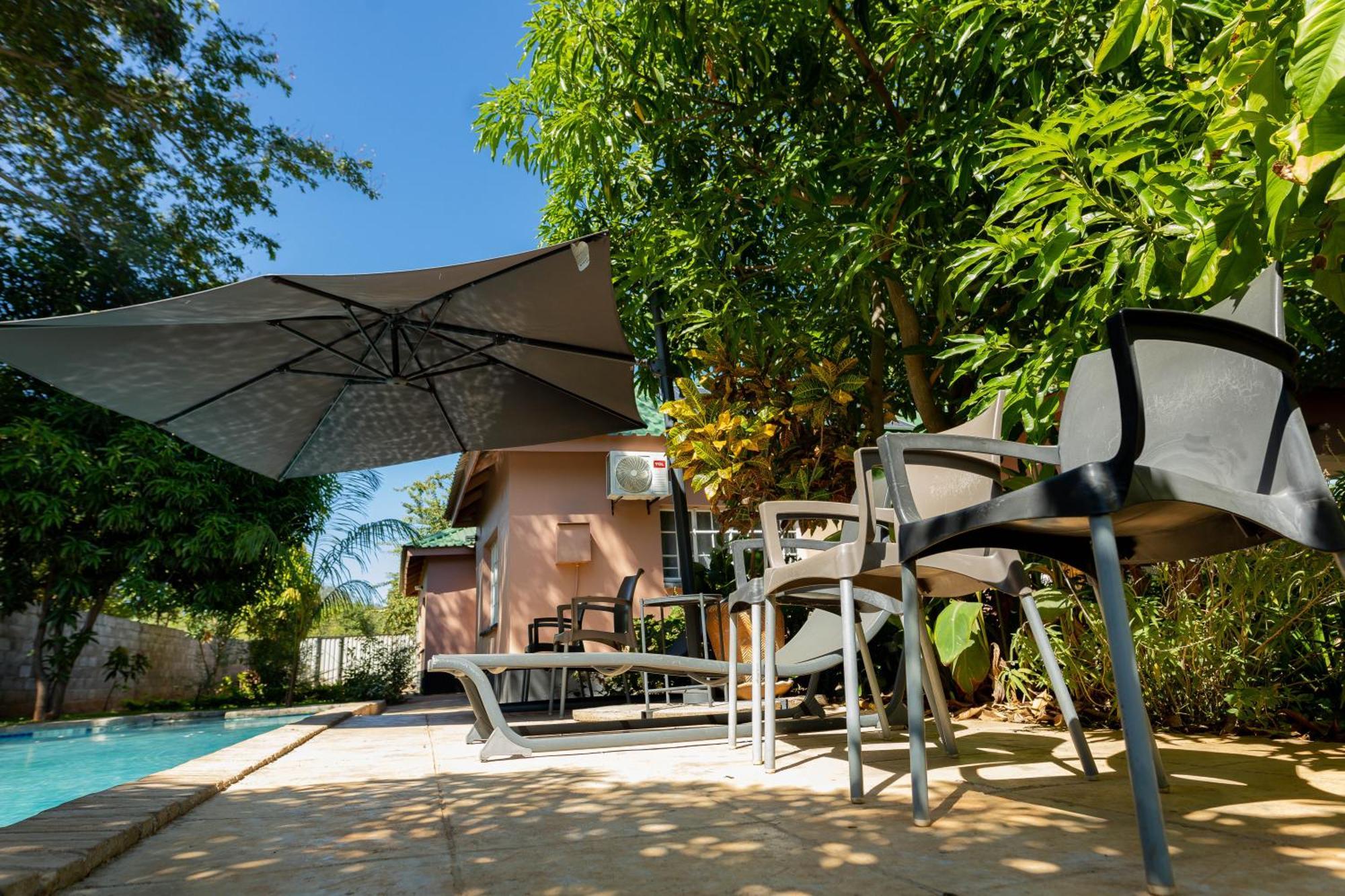 Hungwe House Villa Victoria Falls Exterior foto
